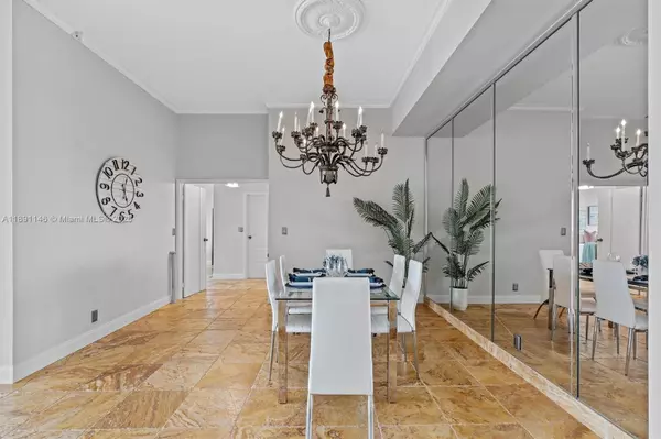 West Palm Beach, FL 33401,1900 Consulate Pl #2205