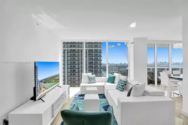 Miami Beach, FL 33140,4779 Collins Ave #3705