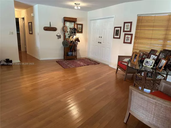 Weston, FL 33326,16628 Golfview Dr