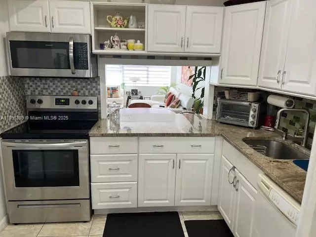 329 SE 3rd St #304S, Hallandale Beach, FL 33009