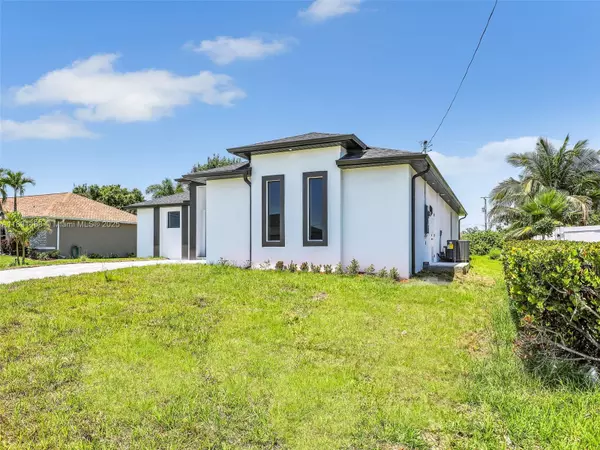 Cape Coral, FL 33991,404 SW 29th Ave