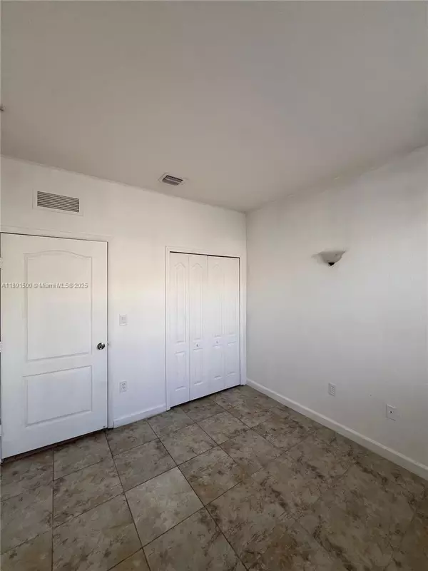 Homestead, FL 33035,1666 SE 27th Ct #106