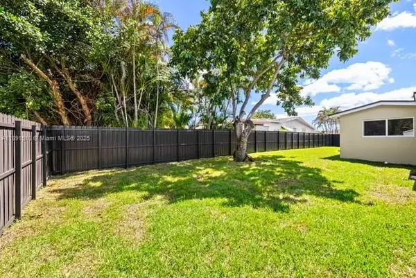 Hollywood, FL 33021,3333 Roosevelt St