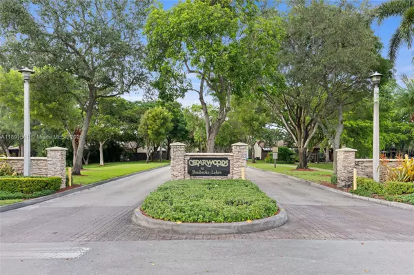 Pembroke Pines, FL 33026,10250 Oleander Ct