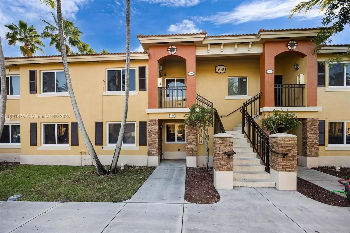Homestead, FL 33033,930 NE 33rd Ter #102