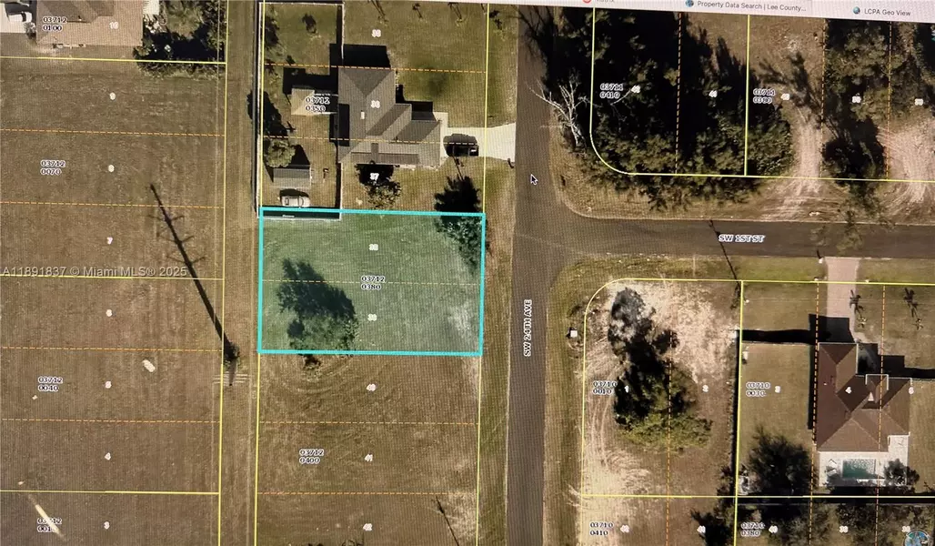 100 SW 24TH AVENUE, Cape Coral, FL 33991
