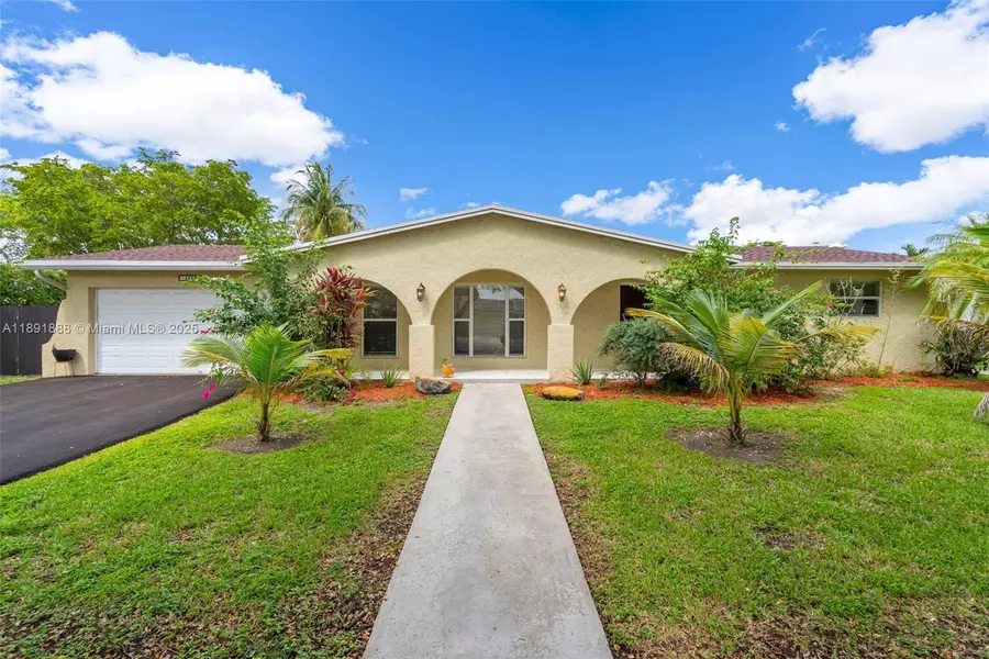 14263 SW 76th St, Miami, FL 33183