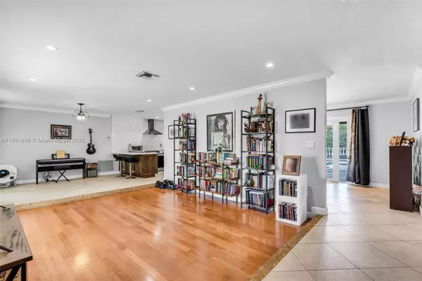 Miami, FL 33183,14263 SW 76th St