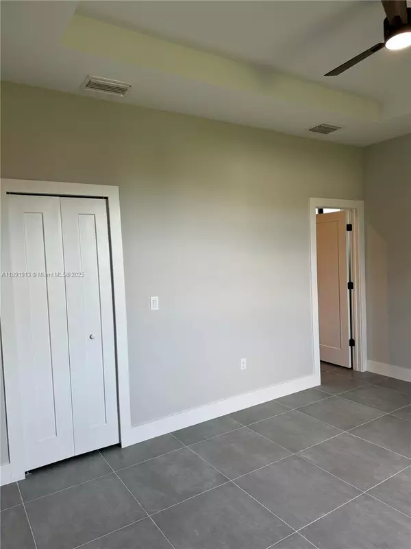Lehigh Acres, FL 33973,4876/4878 30 TH ST SW #4876/4878
