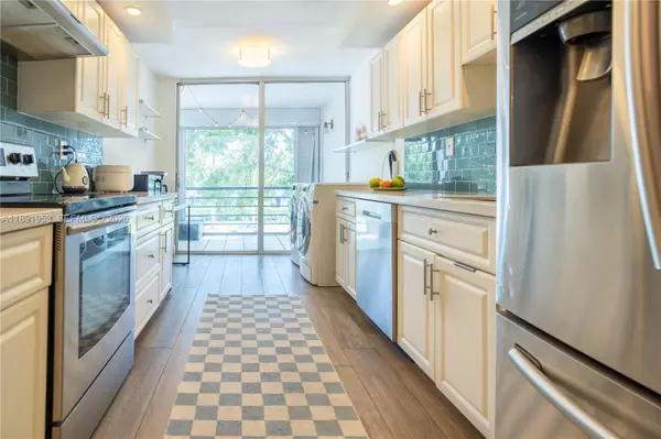 Plantation, FL 33317