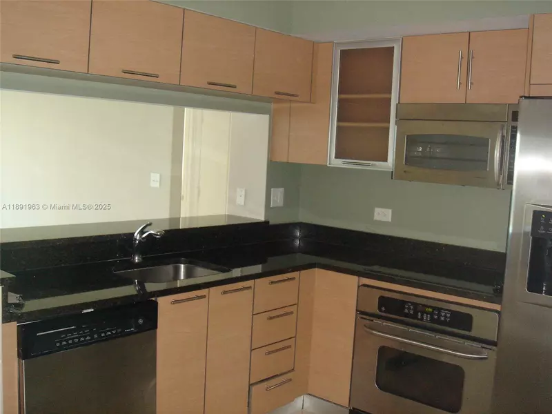 31 SE 5 #1210, Miami, FL 33131