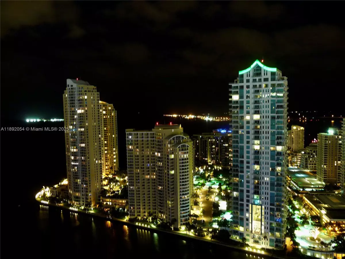 Miami, FL 33131,325 S Biscayne Blvd #3917