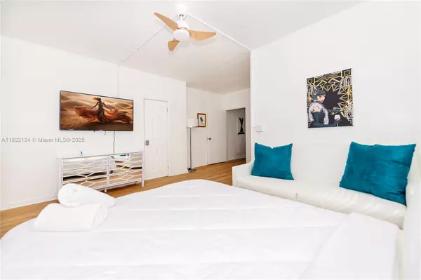 Miami Beach, FL 33139,545 Michigan Ave #2