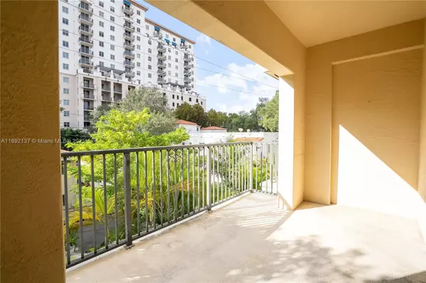 Coral Gables, FL 33134,300 Majorca Ave #303