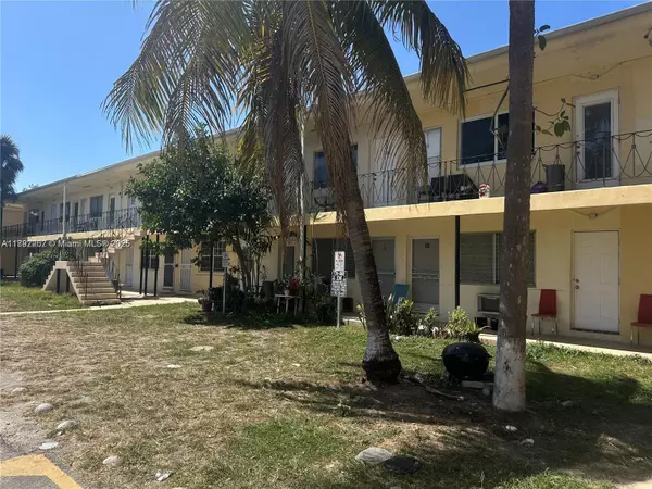 70 NW 77th St #11, Miami, FL 33150