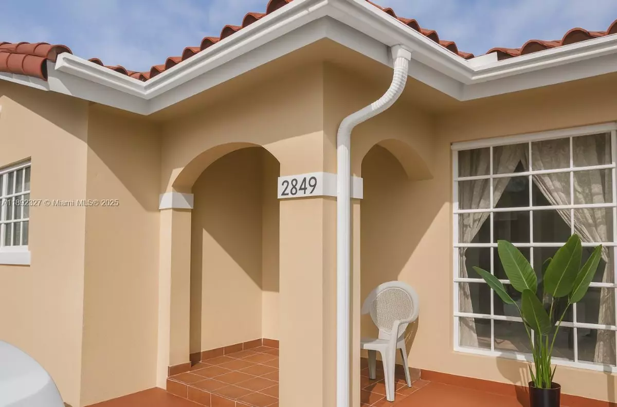 Hialeah, FL 33018,2849 W 71st St