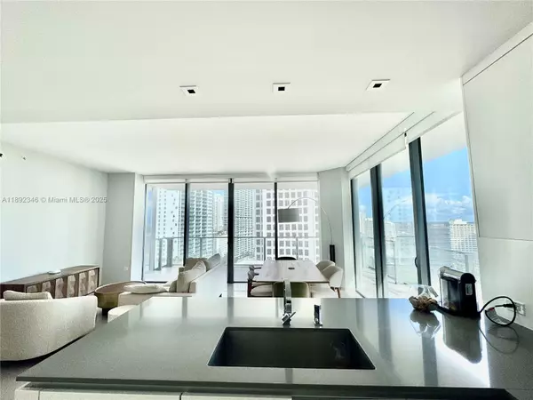 Miami, FL 33131,68 SE 6th St #1501