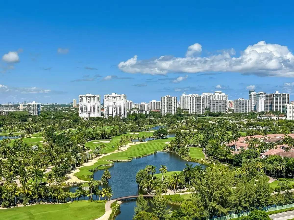 Aventura, FL 33180,3300 NE 192nd St #PH10