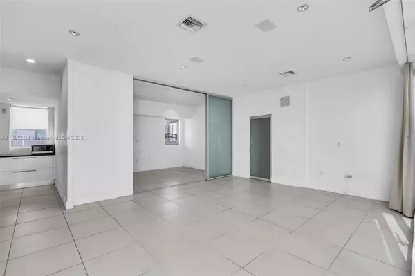 Miami, FL 33139,229 8th st ##C