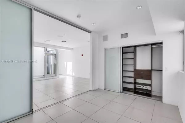 Miami, FL 33139,229 8th st ##C