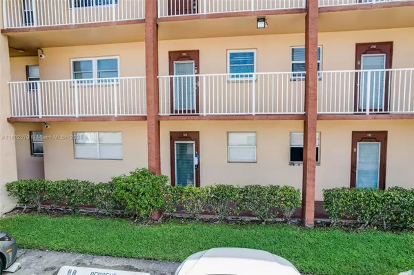 9001 Sunrise Lakes Blvd #109, Sunrise, FL 33322