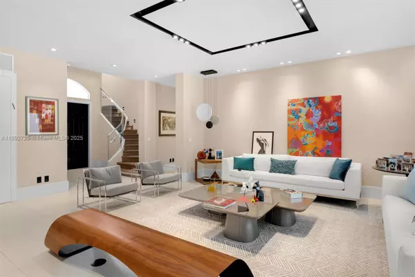 Golden Beach, FL 33160,229 Golden Beach Dr