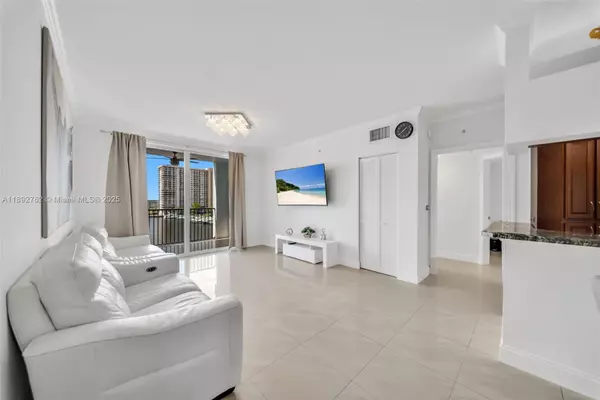 Sunny Isles Beach, FL 33160,17150 N Bay Rd #2705