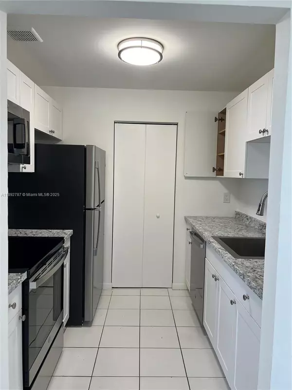 500 NE 2nd St #426, Dania Beach, FL 33004