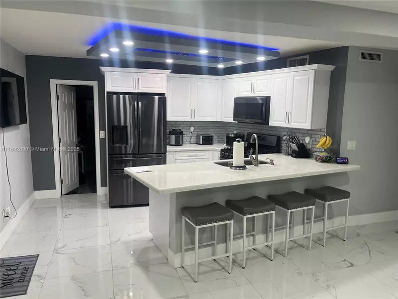 7703 NW 74th Ave #7703, Tamarac, FL 33321