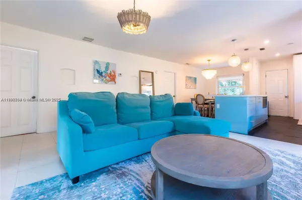 426 NE 26th St #2, Miami, FL 33137