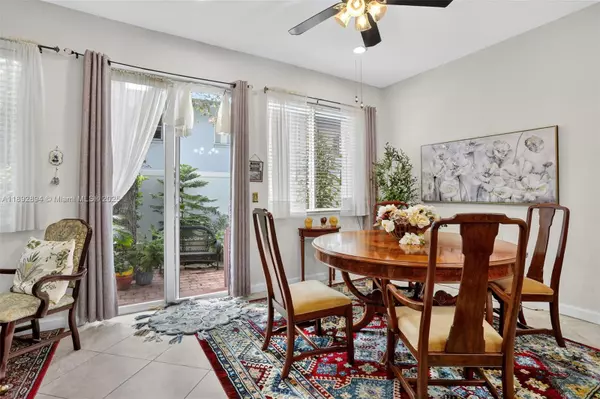 Pompano Beach, FL 33060,728 SE 2nd St