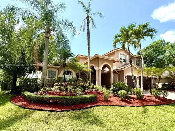 2547 Montclaire Cir, Weston, FL 33327