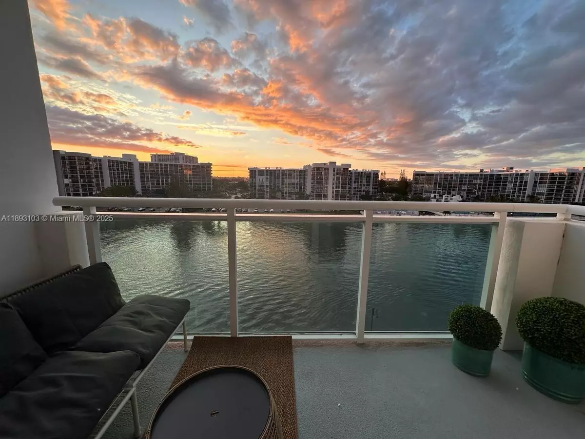 Hollywood, FL 33019,3000 S Ocean Dr #612
