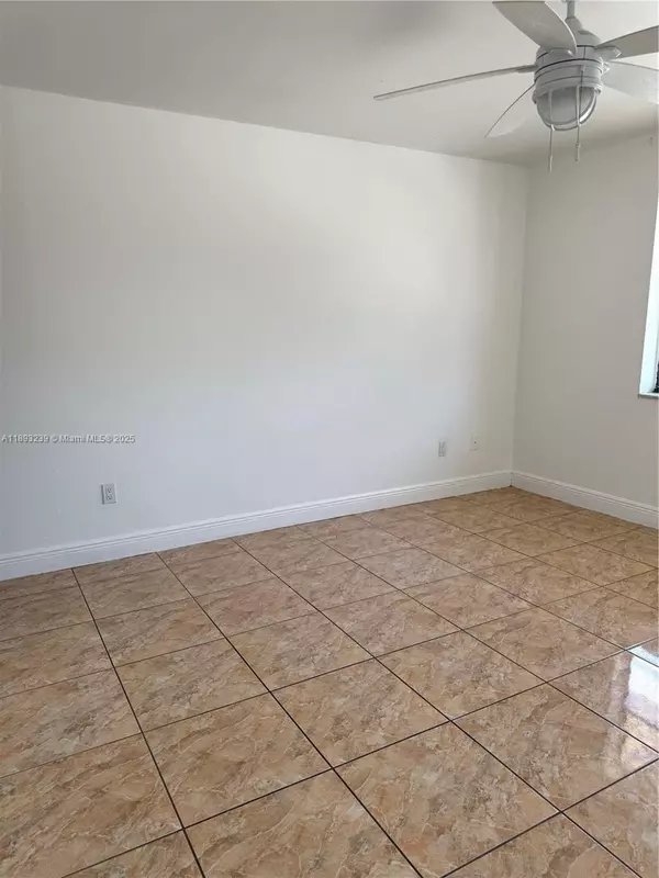 Hialeah, FL 33016,2530 W 67th Pl #23-29
