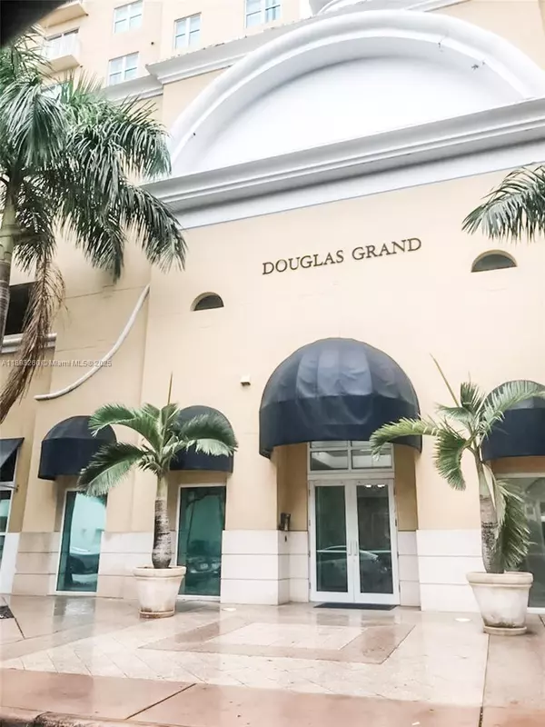 Coral Gables, FL 33134,50 Menores Ave #731