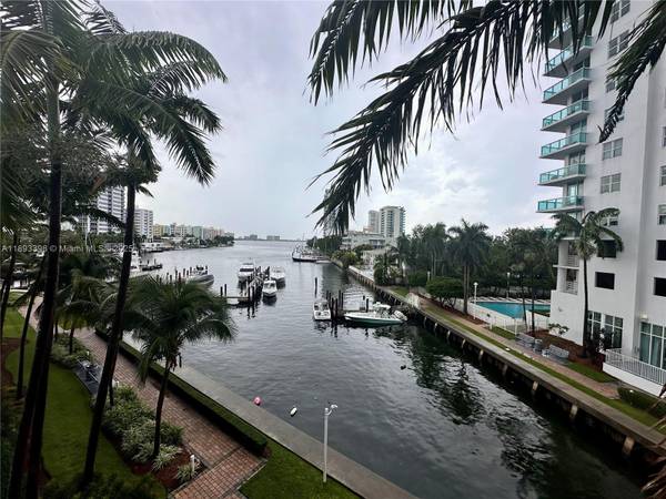 North Bay Village, FL 33141,7918 Harbor Island Dr #311