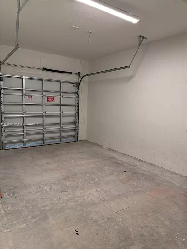 Homestead, FL 33034,682 SE 14th St