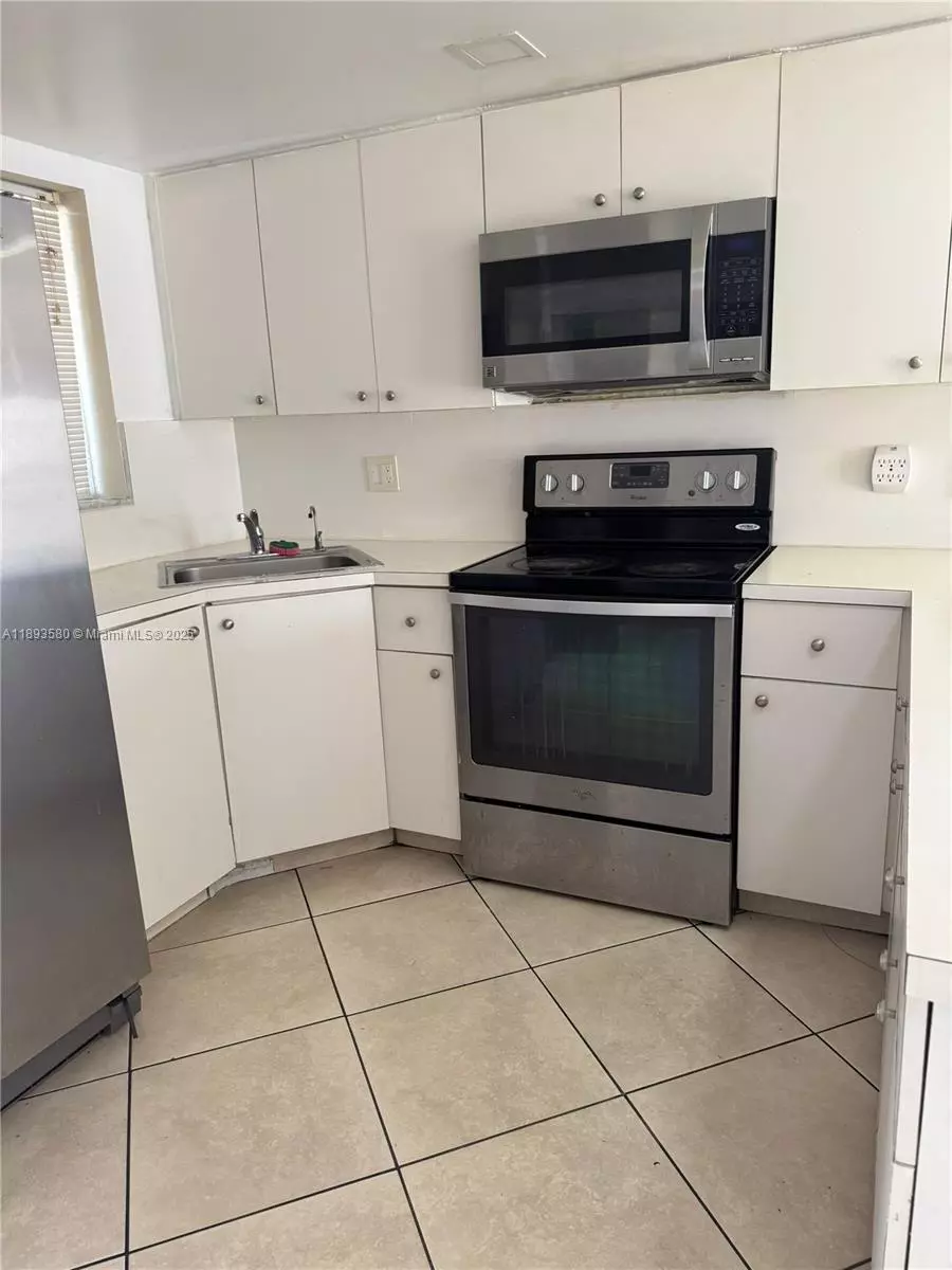 Hialeah, FL 33016,5530 W 26th Ct #104