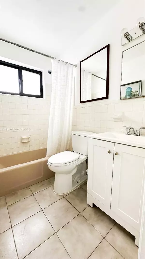Fort Lauderdale, FL 33315,1505 SW 22nd St #1-2