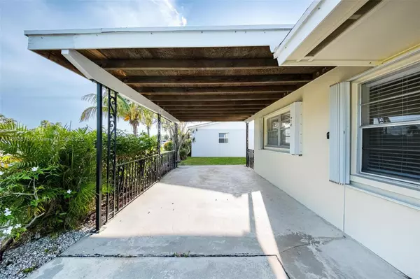 Palm Beach Gardens, FL 33410,3589 Island Rd