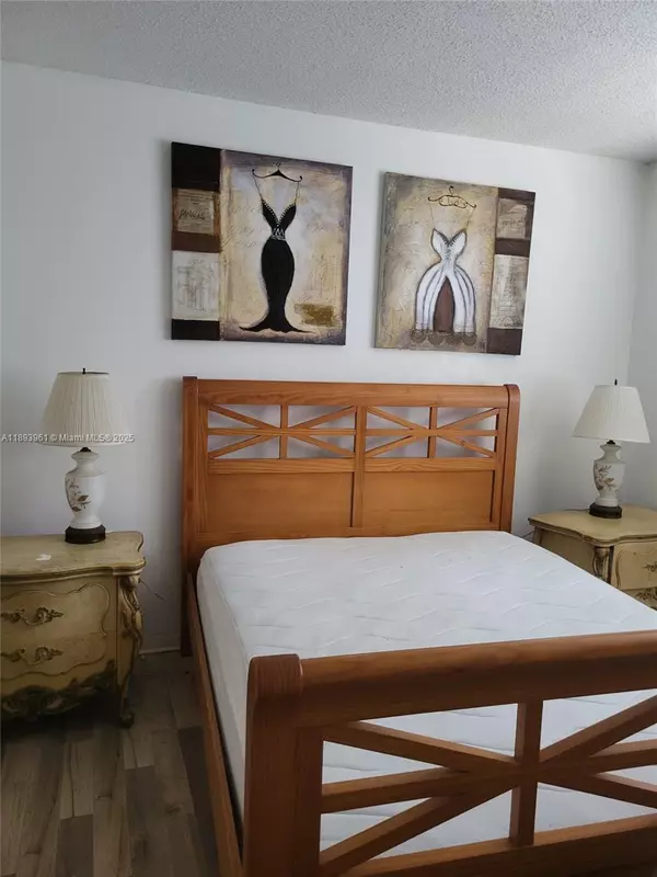 Dania Beach, FL 33004,1024 SE 4th Ave #403