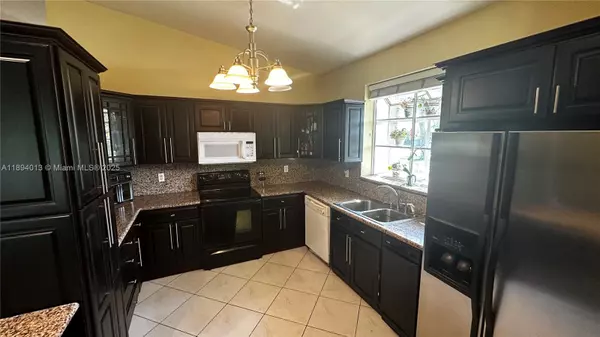West Miami, FL 33155,6391 SW 20th St