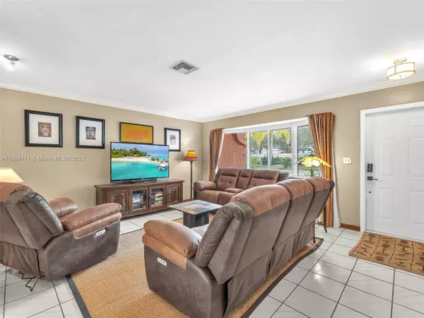 Hollywood, FL 33019,1030 Johnson St