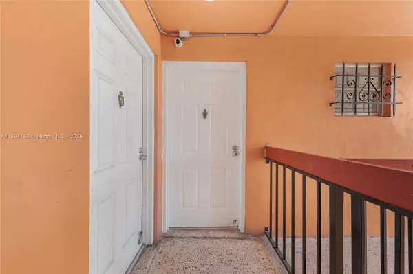 Miami, FL 33128,420 NW 12th Ave #41