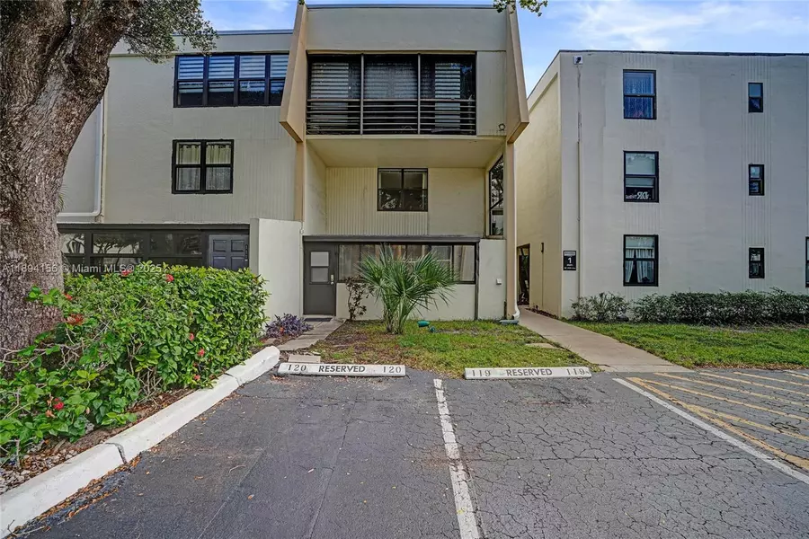 20291 NE 30th Ave #112, Aventura, FL 33180