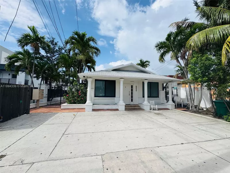 1238 SW 4th St #1, Miami, FL 33135