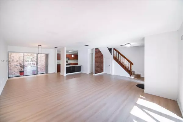 Hialeah, FL 33015,6845 NW 169th St #41C