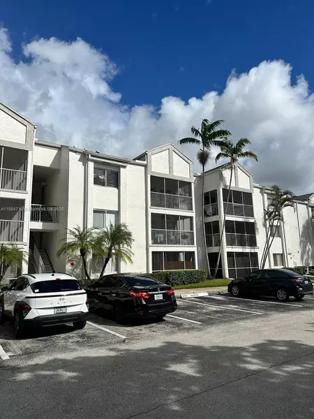 5760 Rock Island Rd #323, Tamarac, FL 33319