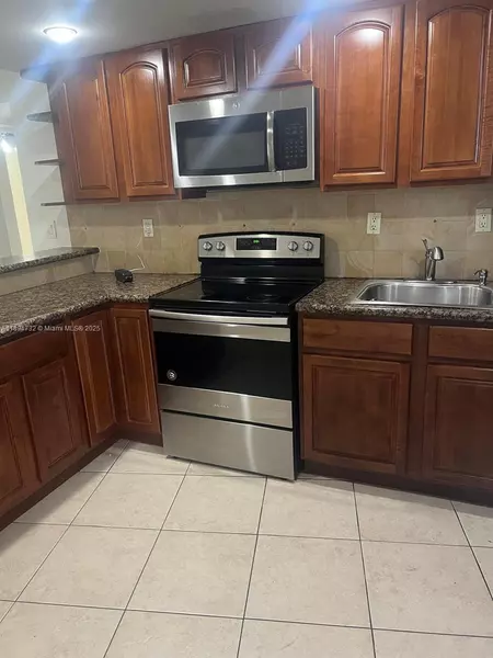 1663 NE Miami Gardens Dr #139, Miami, FL 33179