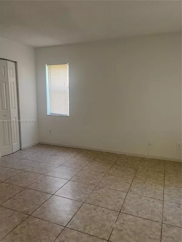 Pembroke Pines, FL 33026,725 NW 103rd Ter #101